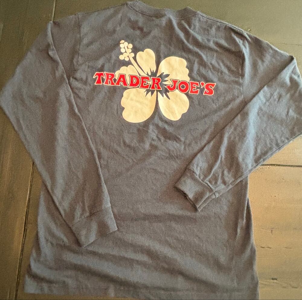 Trader Joe’s Crew Long Sleeve Graphic T-Shirt Hibiscus Blue Size Medium M